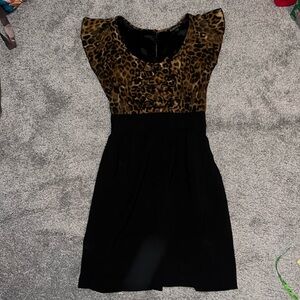 women’s Express leopard and black midi dress size 4